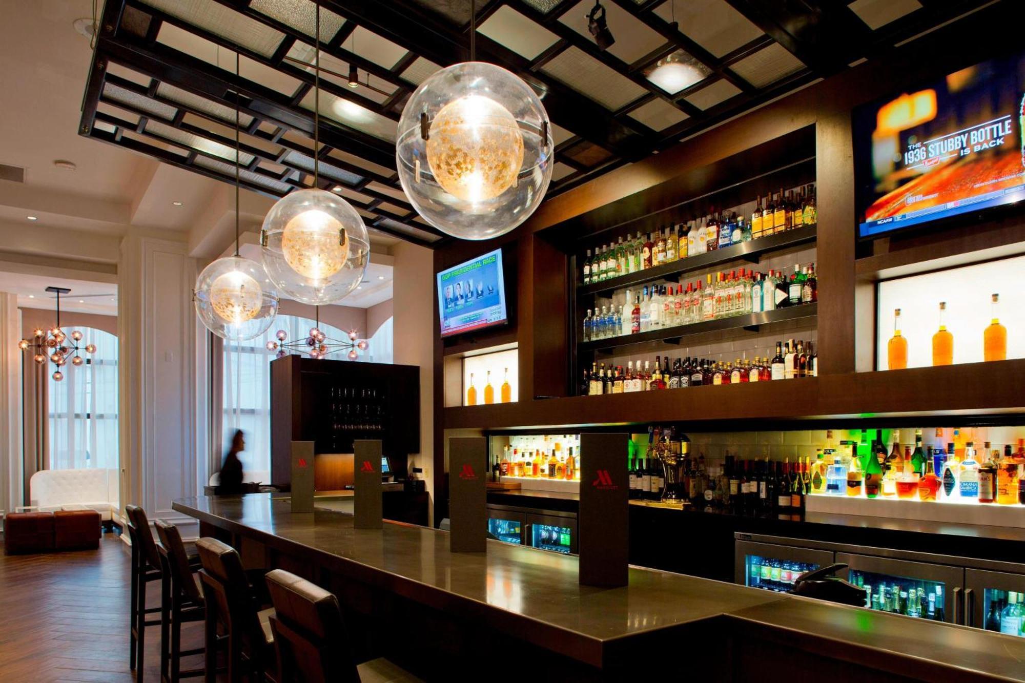 New Orleans Marriott Metairie At Lakeway Exterior photo