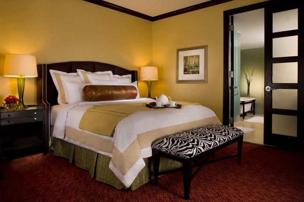New Orleans Marriott Metairie At Lakeway Exterior photo